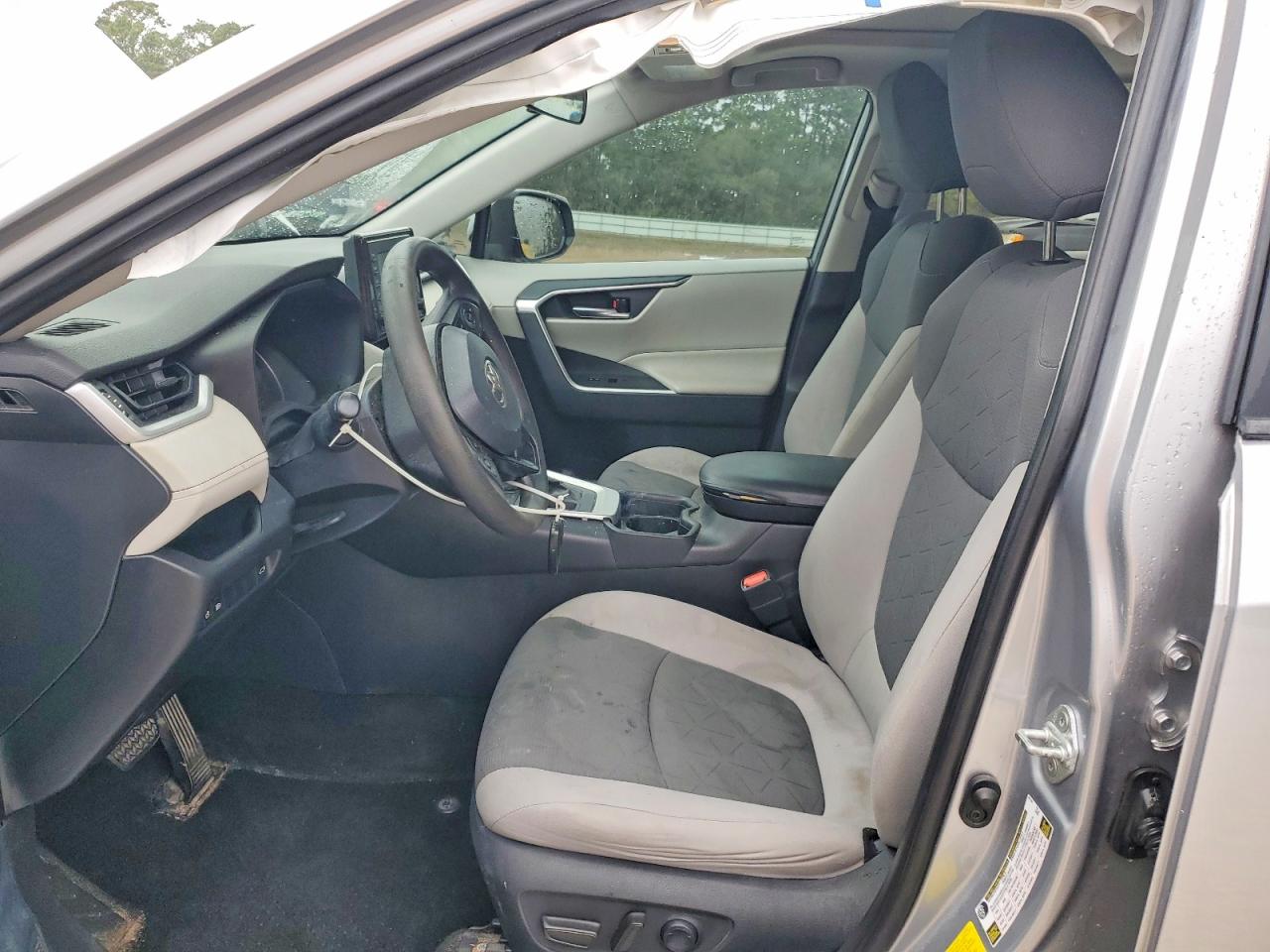 2019 TOYOTA RAV4 XLE photo 7