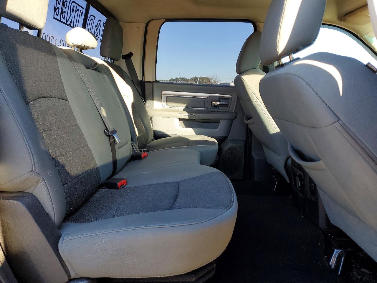 2014 RAM 1500 SLT photo 19