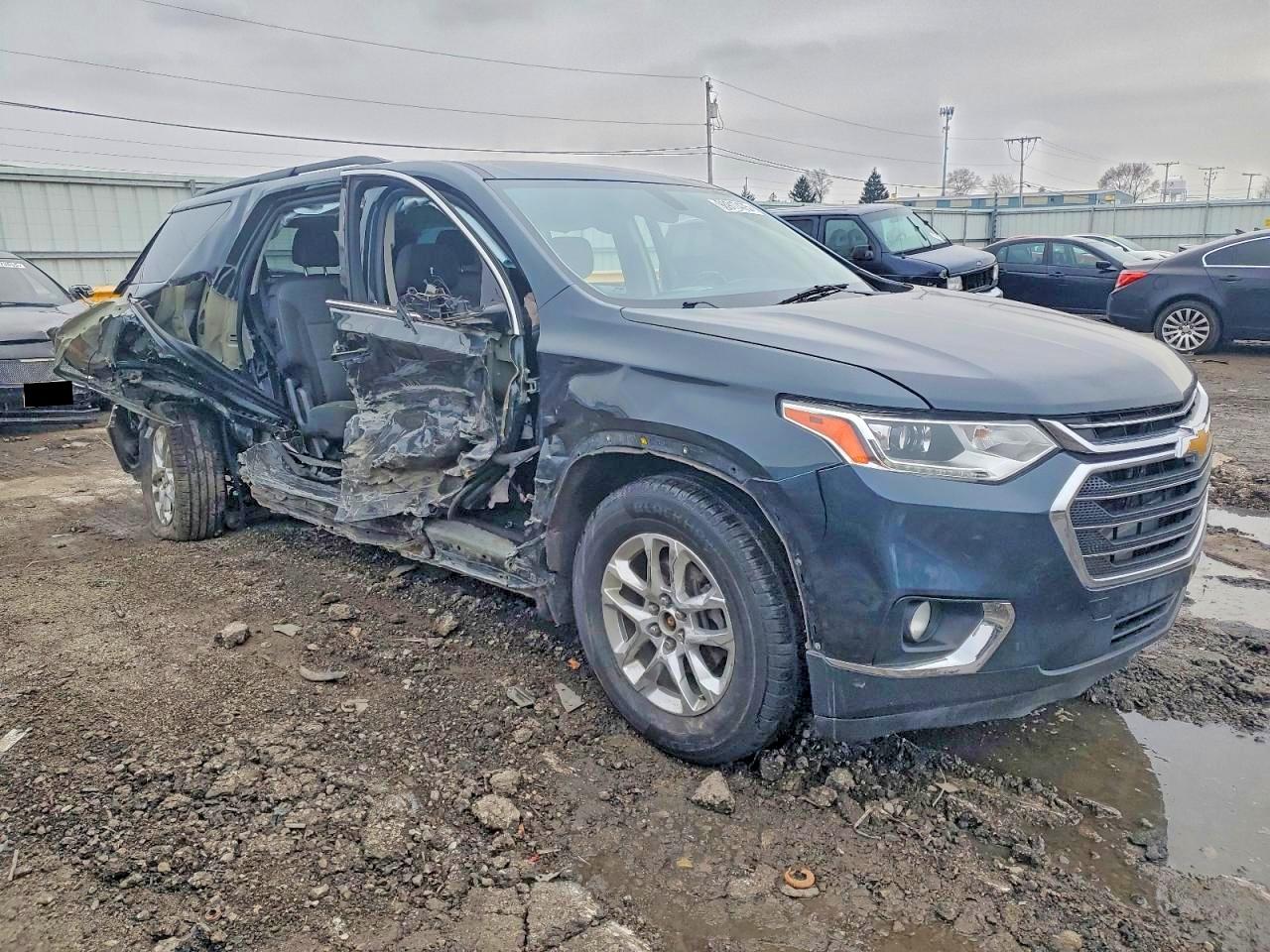 2019 CHEVROLET TRAVERSE LT photo 4