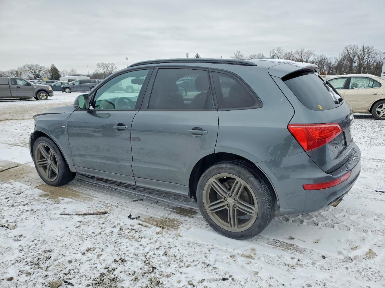 2012 AUDI Q5 PREMIUM PLUS photo 2