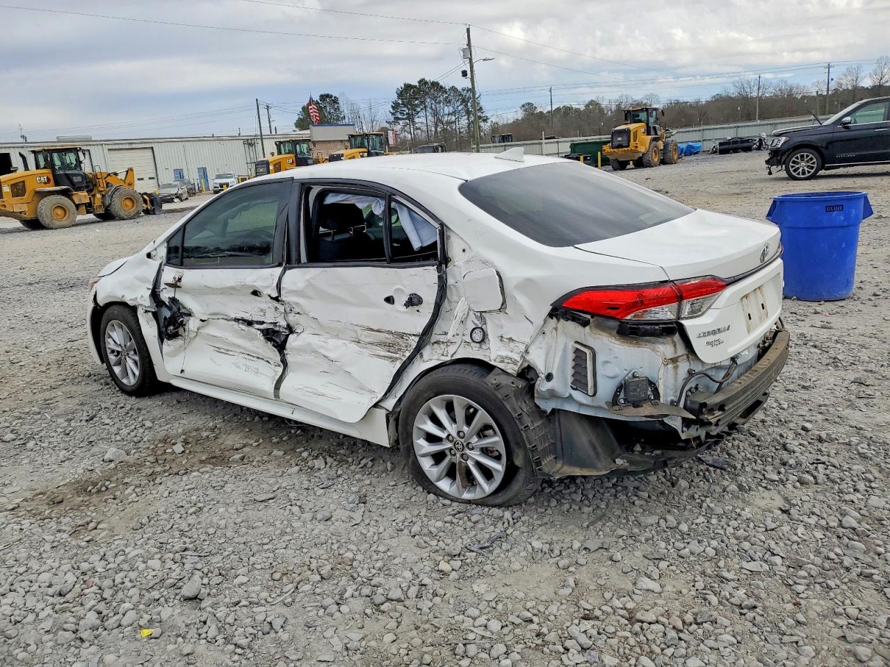 2021 TOYOTA COROLLA LE photo 2