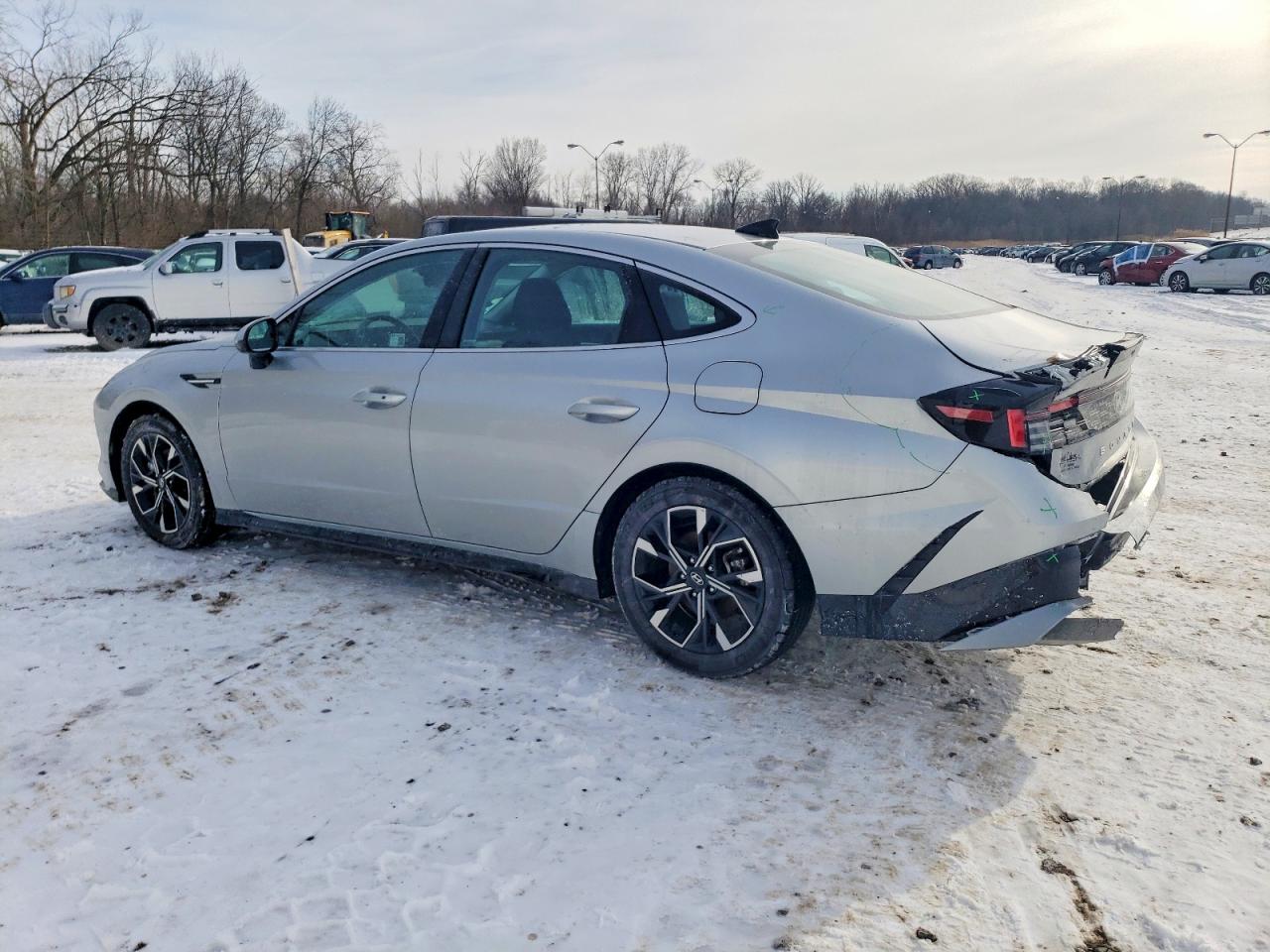 2024 HYUNDAI SONATA SEL photo 2