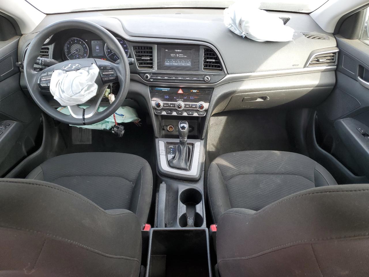 2020 HYUNDAI ELANTRA SE photo 8