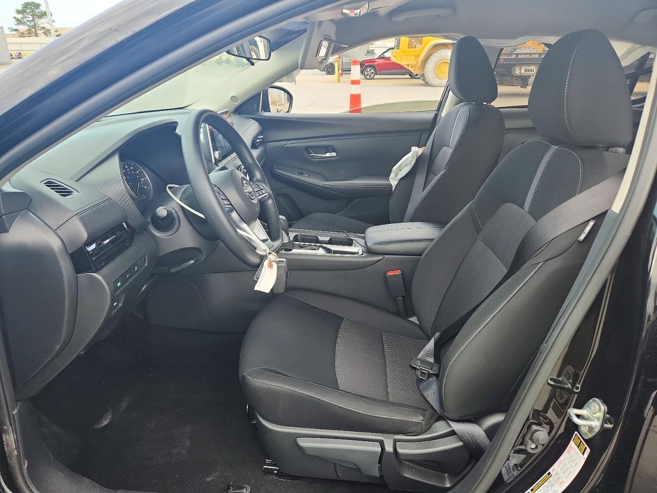 2025 NISSAN SENTRA SV photo 7