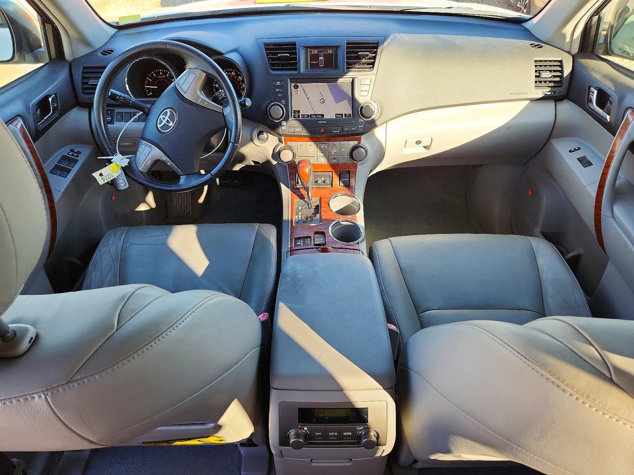 2009 TOYOTA HIGHLANDER LIMITED photo 8