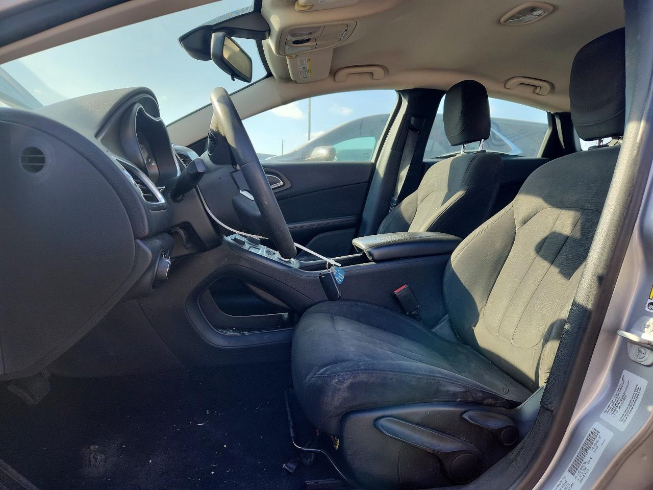 2015 CHRYSLER 200 LIMITED photo 7