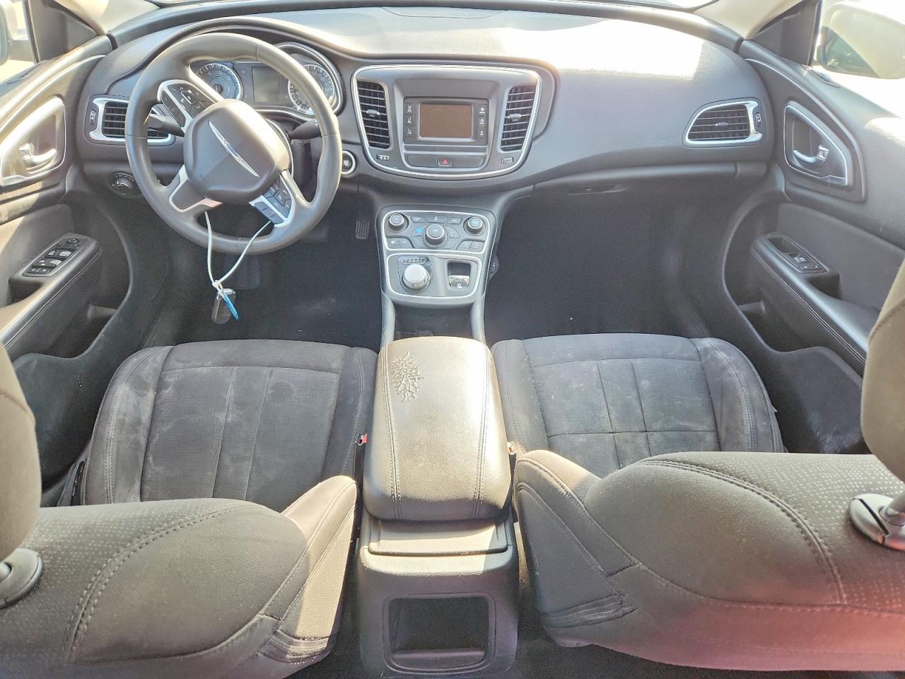 2015 CHRYSLER 200 LIMITED photo 8