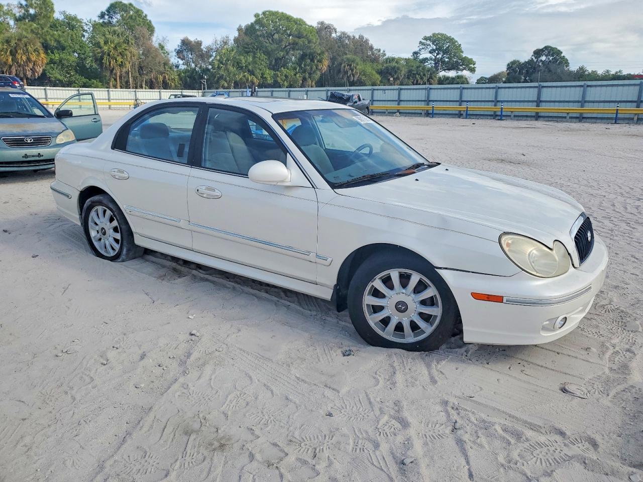 2004 HYUNDAI SONATA GLS photo 4