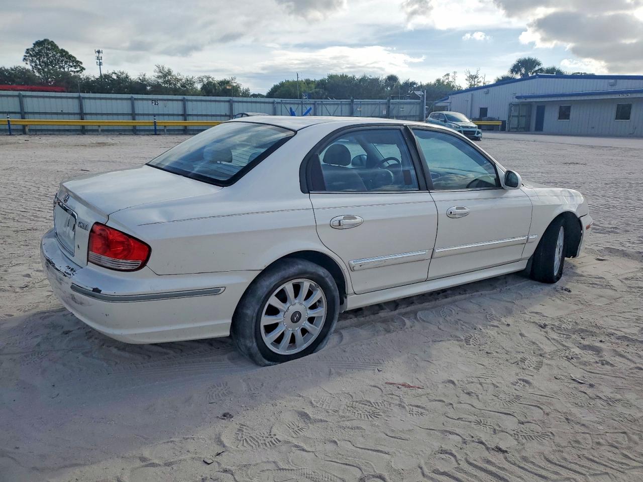 2004 HYUNDAI SONATA GLS photo 3