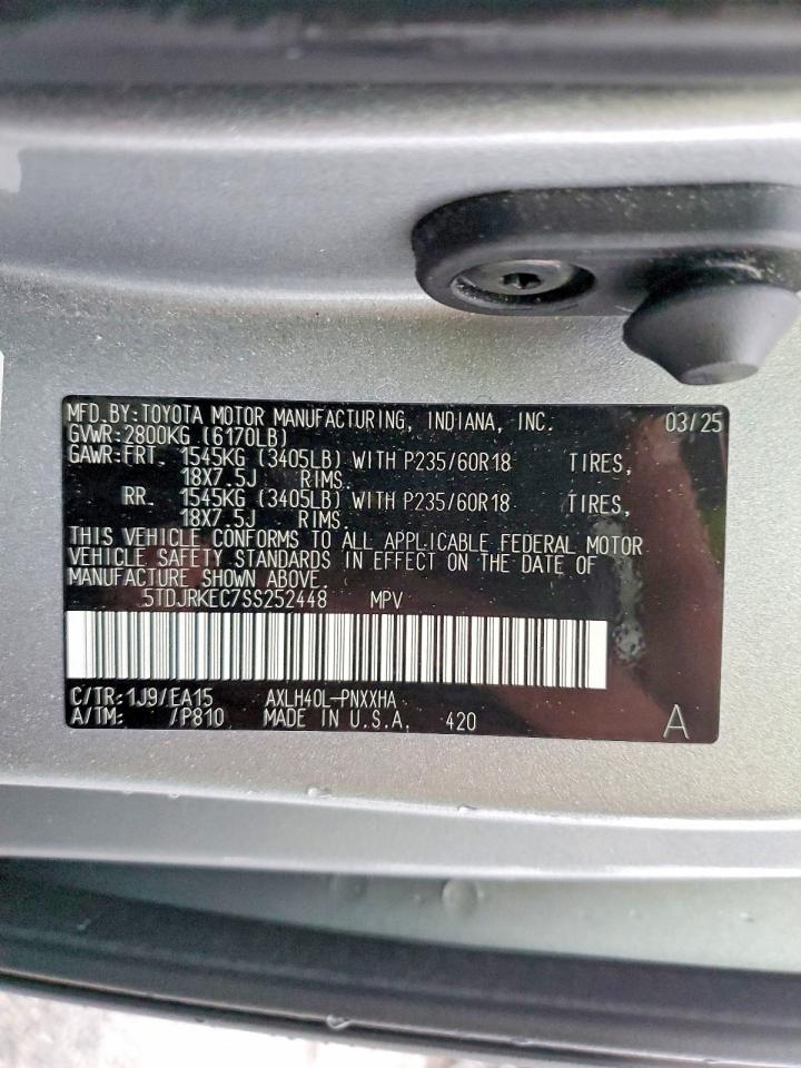 2025 TOYOTA SIENNA XLE photo 13