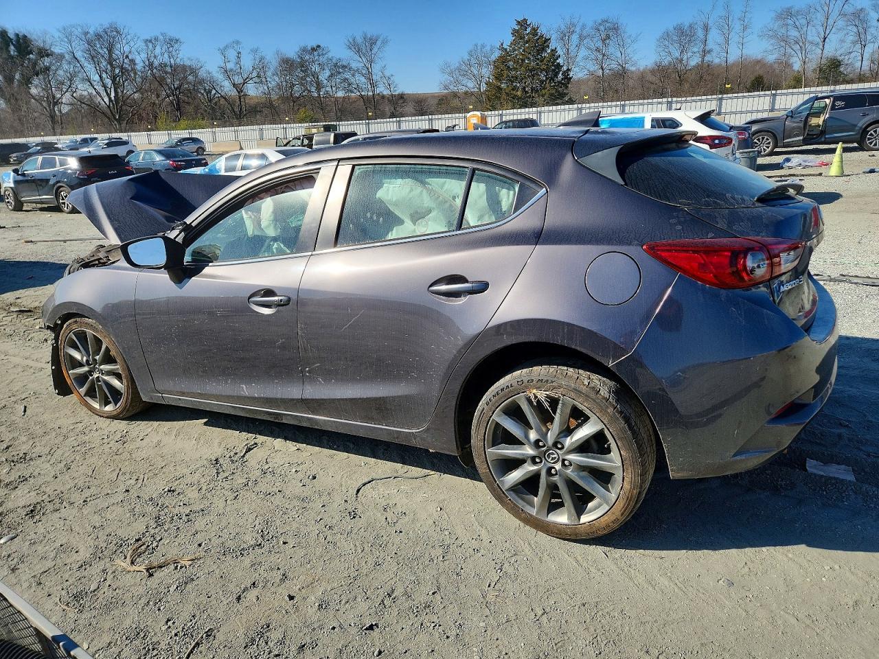 2018 MAZDA 3 TOURING photo 3