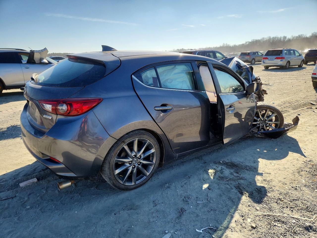 2018 MAZDA 3 TOURING photo 5