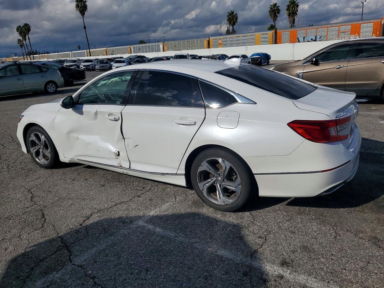 2018 HONDA ACCORD EXL photo 2