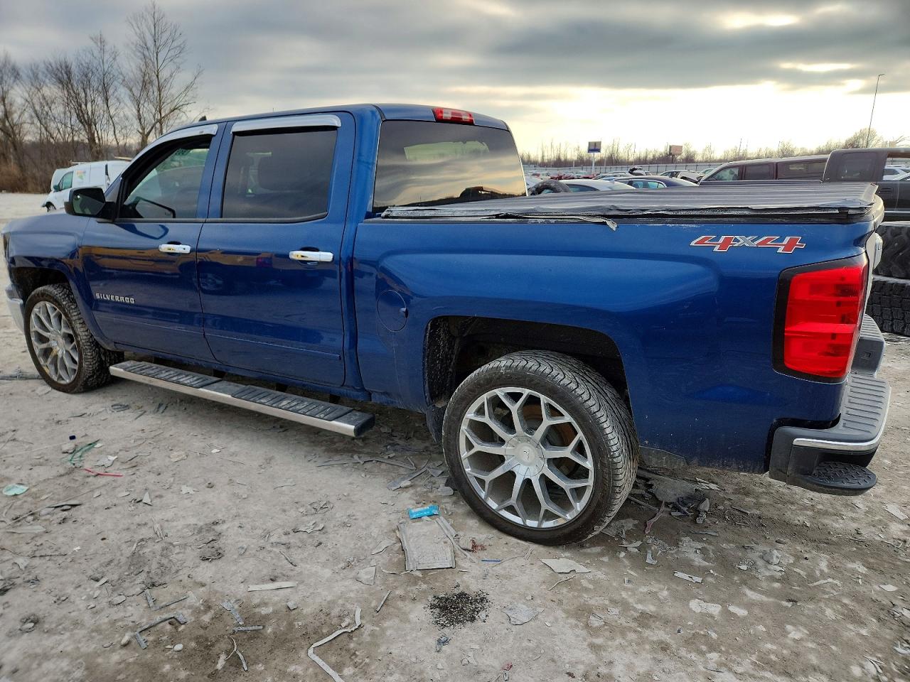 2015 CHEVROLET SILVERADO K1500 LT photo 2
