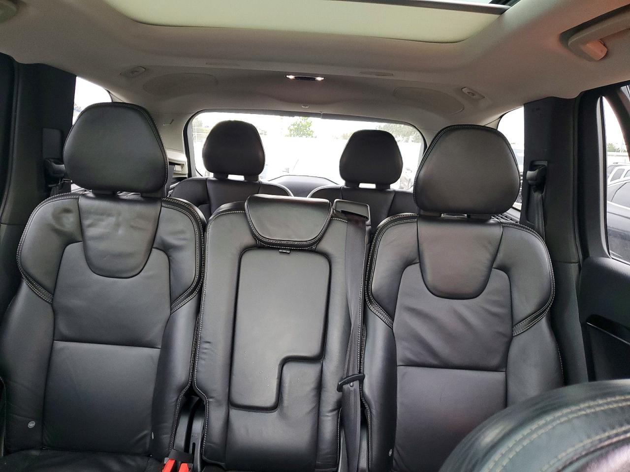 2017 VOLVO XC90 T6 photo 10