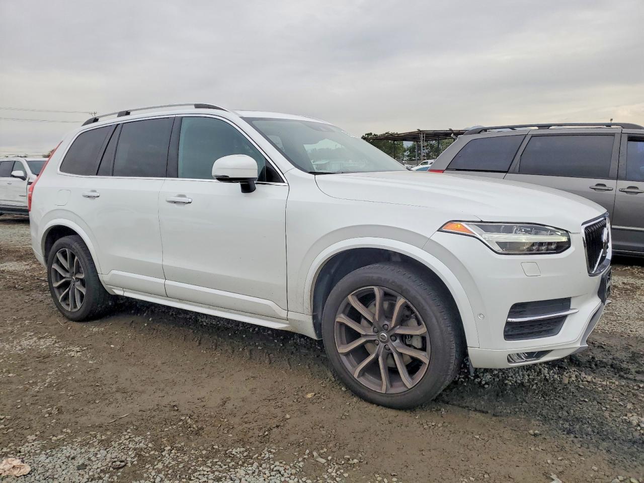 2017 VOLVO XC90 T6 photo 4