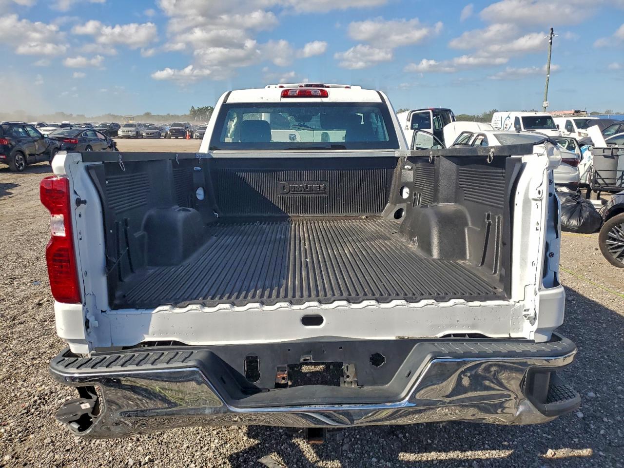 2023 CHEVROLET SILVERADO C1500 photo 6