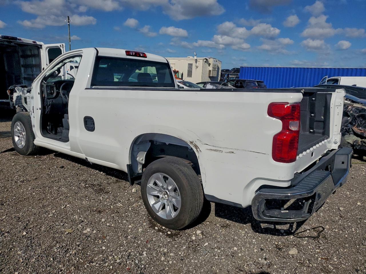 2023 CHEVROLET SILVERADO C1500 photo 2