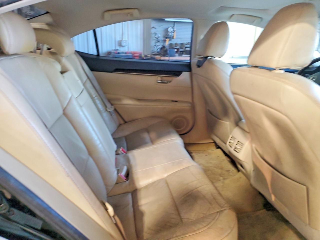 2013 LEXUS ES 350 photo 19