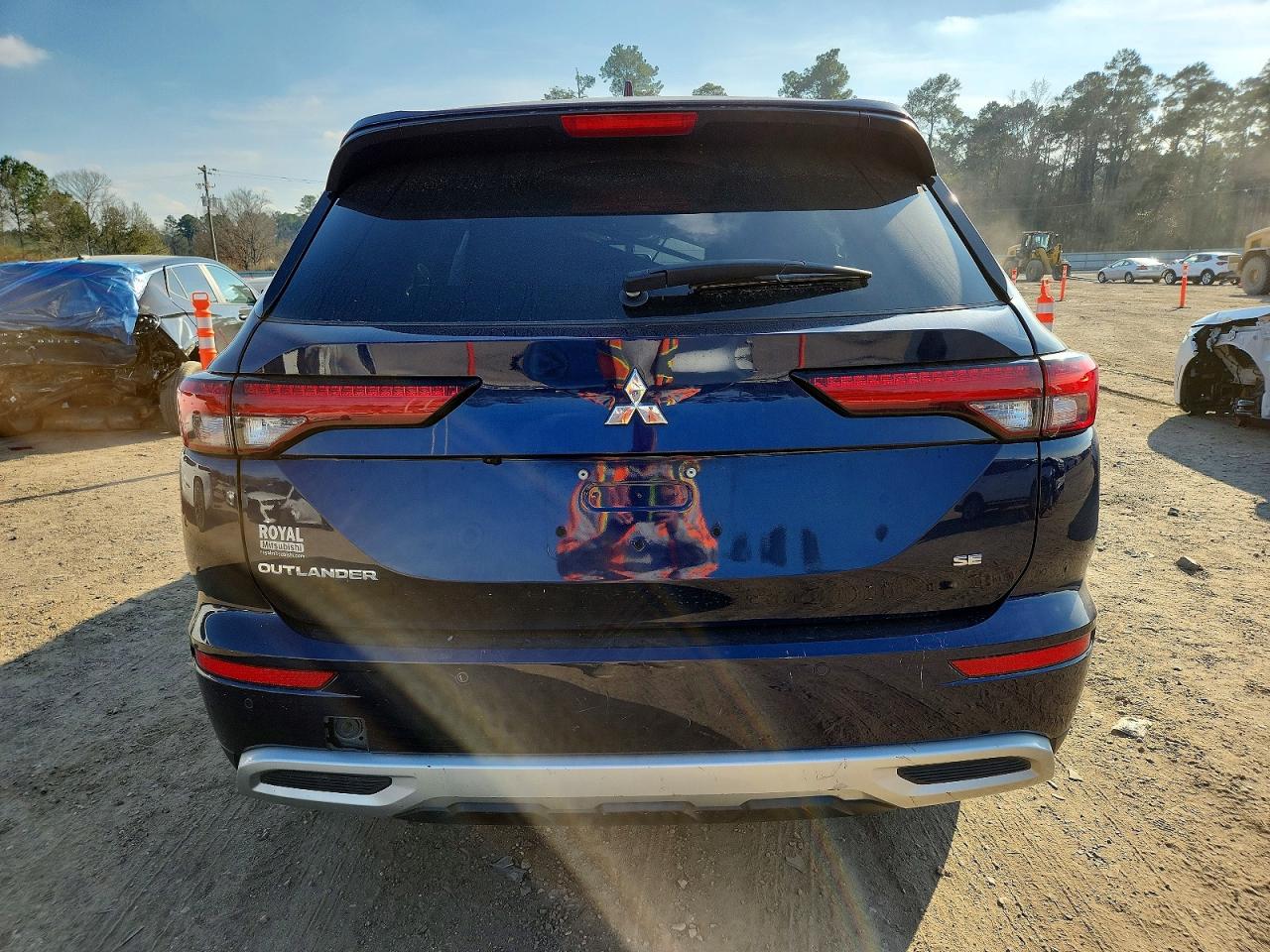 2024 MITSUBISHI OUTLANDER SE photo 6