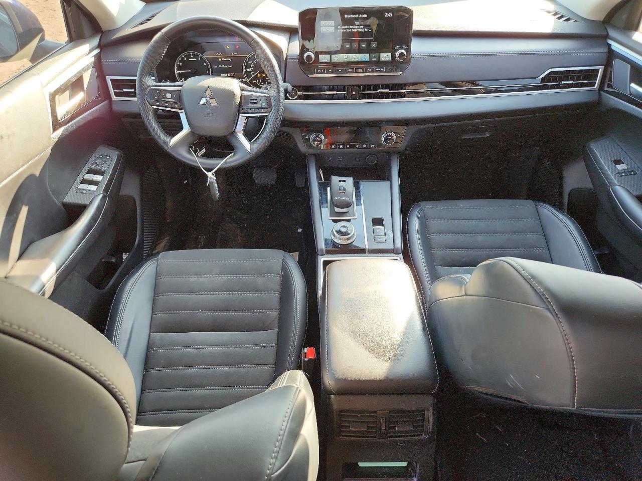 2024 MITSUBISHI OUTLANDER SE photo 8