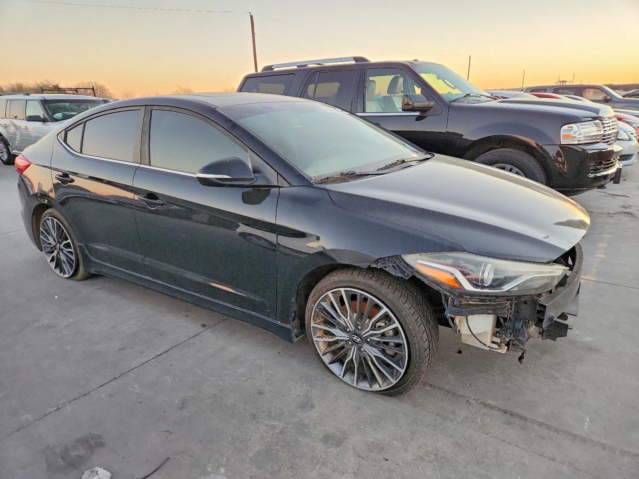 2018 HYUNDAI ELANTRA SPORT photo 4