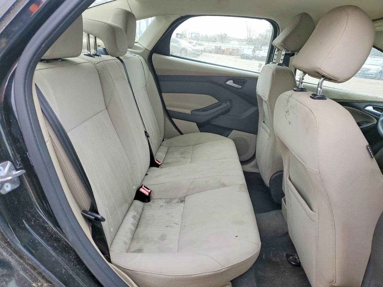 2015 FORD FOCUS SE photo 28