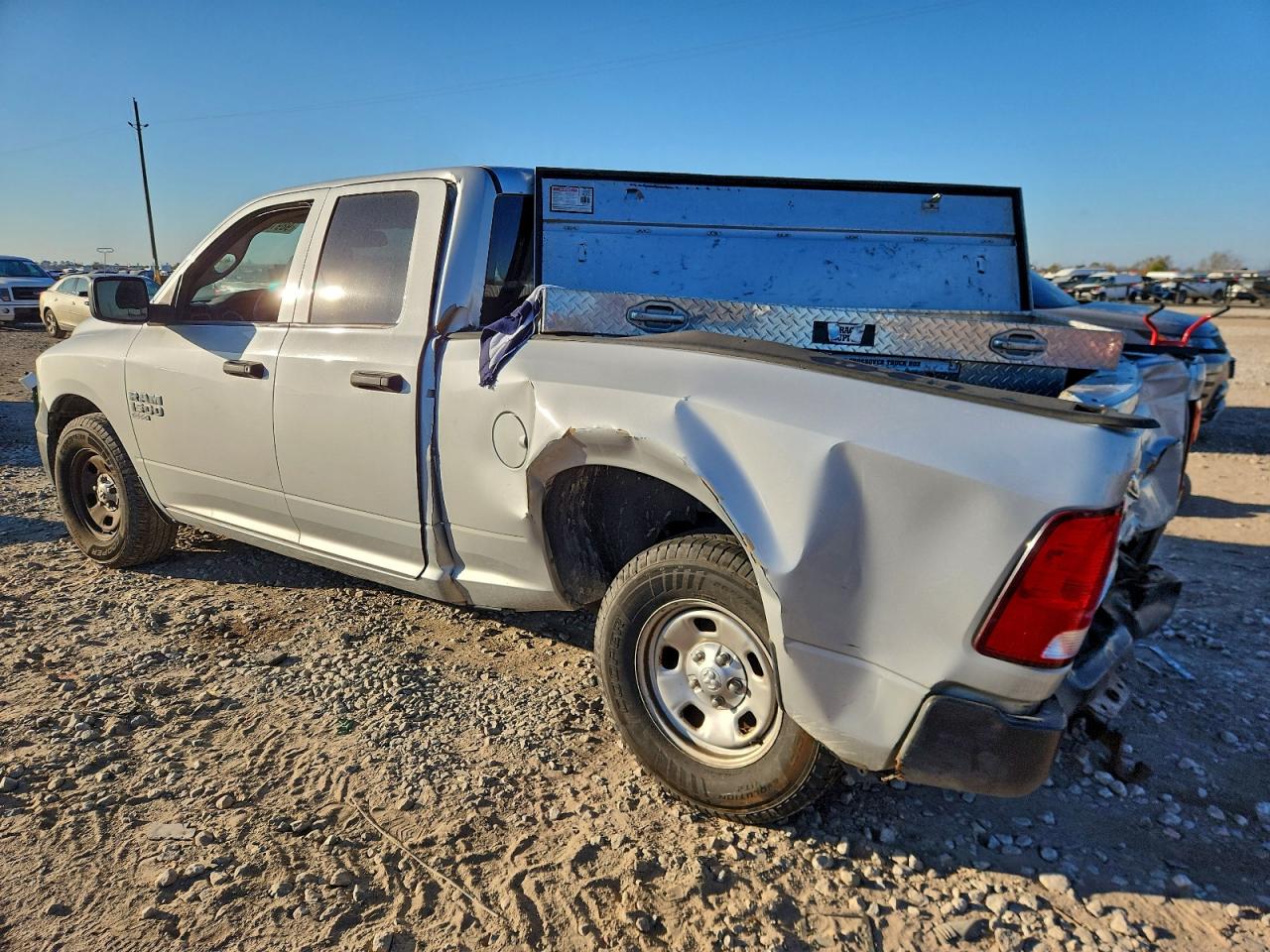 2019 RAM 1500 CLASSIC TRADESMAN photo 2