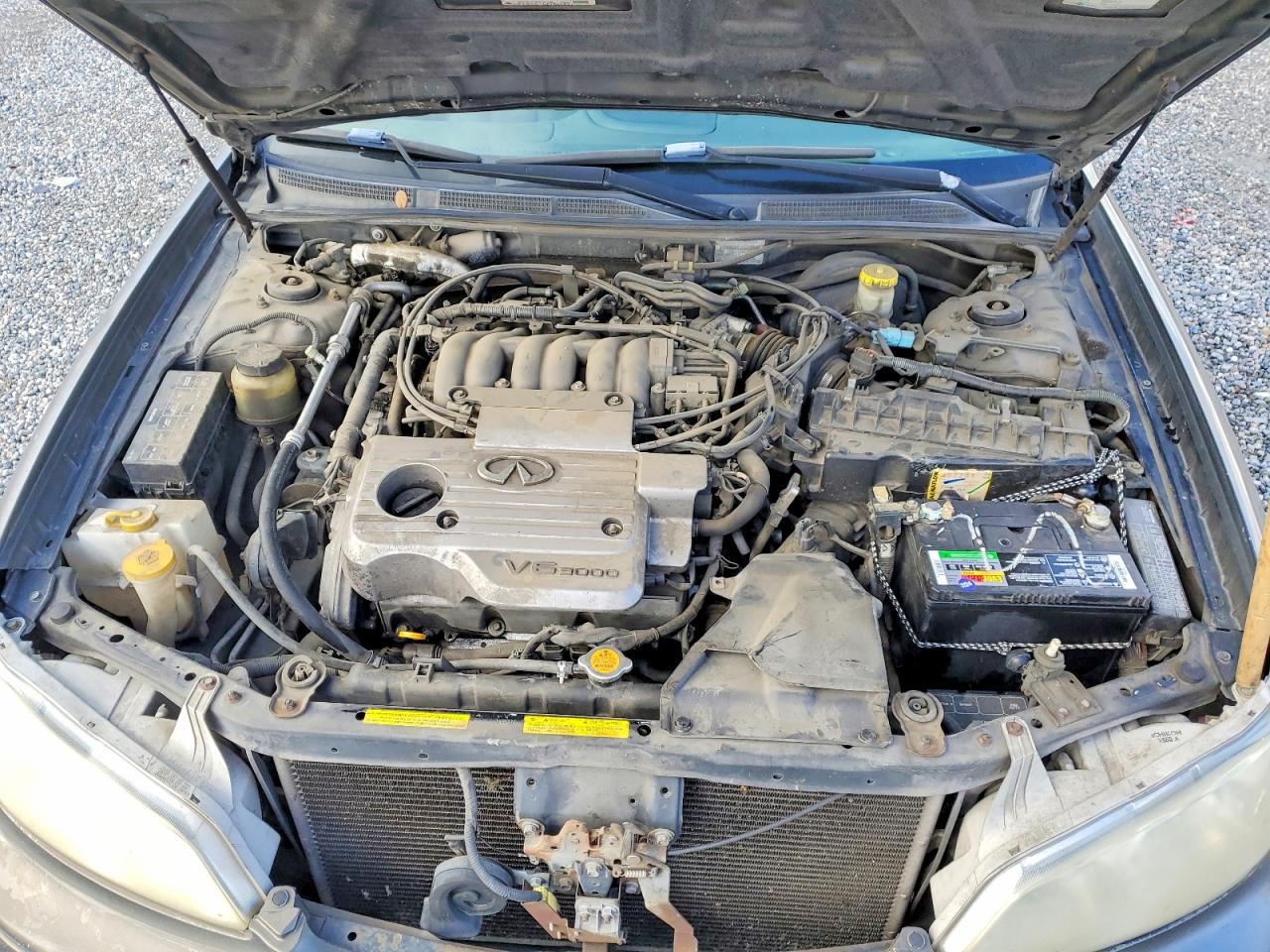 2001 INFINITI I30 photo 11