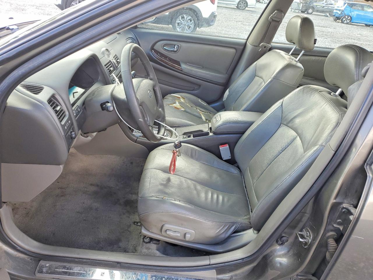 2001 INFINITI I30 photo 7