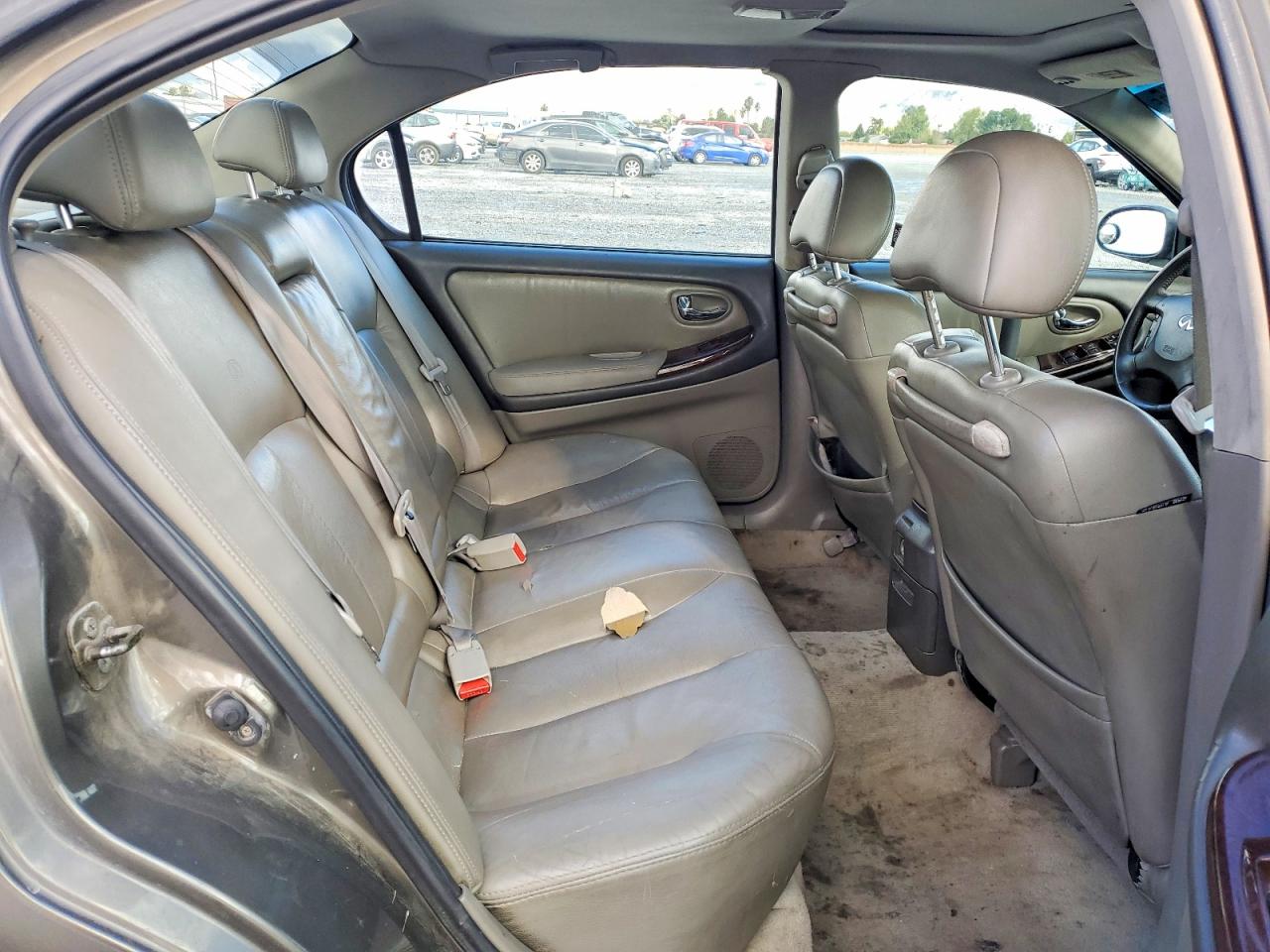 2001 INFINITI I30 photo 10
