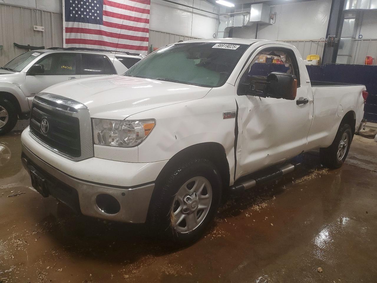 2011 TOYOTA TUNDRA