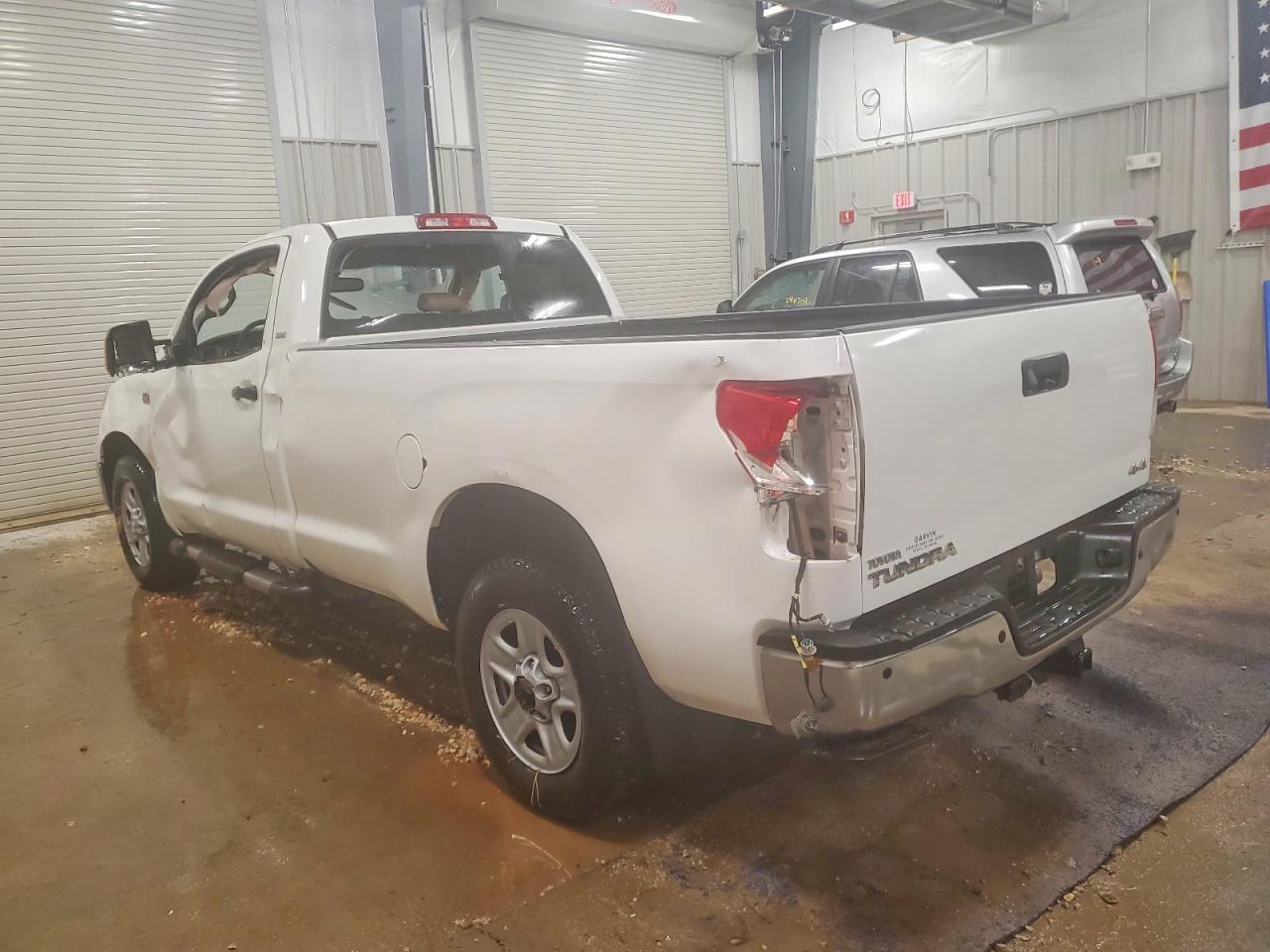 2011 TOYOTA TUNDRA photo 2