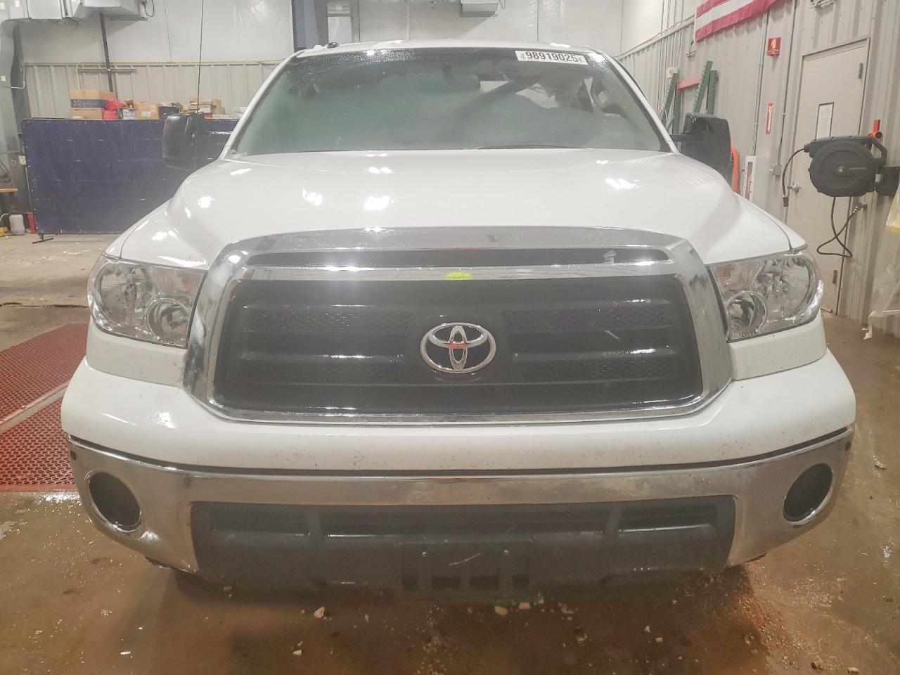 2011 TOYOTA TUNDRA photo 5