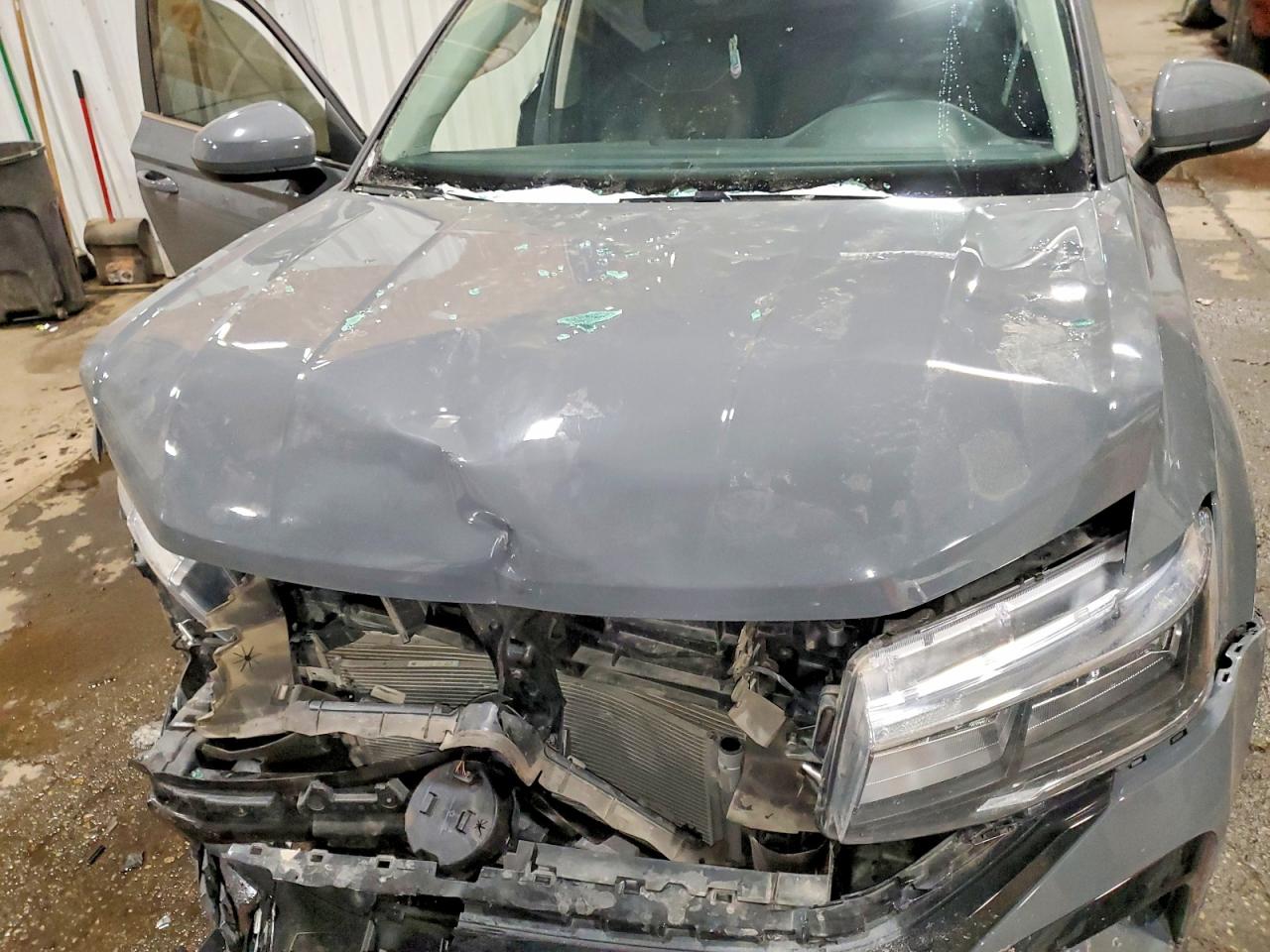 2024 VOLKSWAGEN TAOS SE photo 45