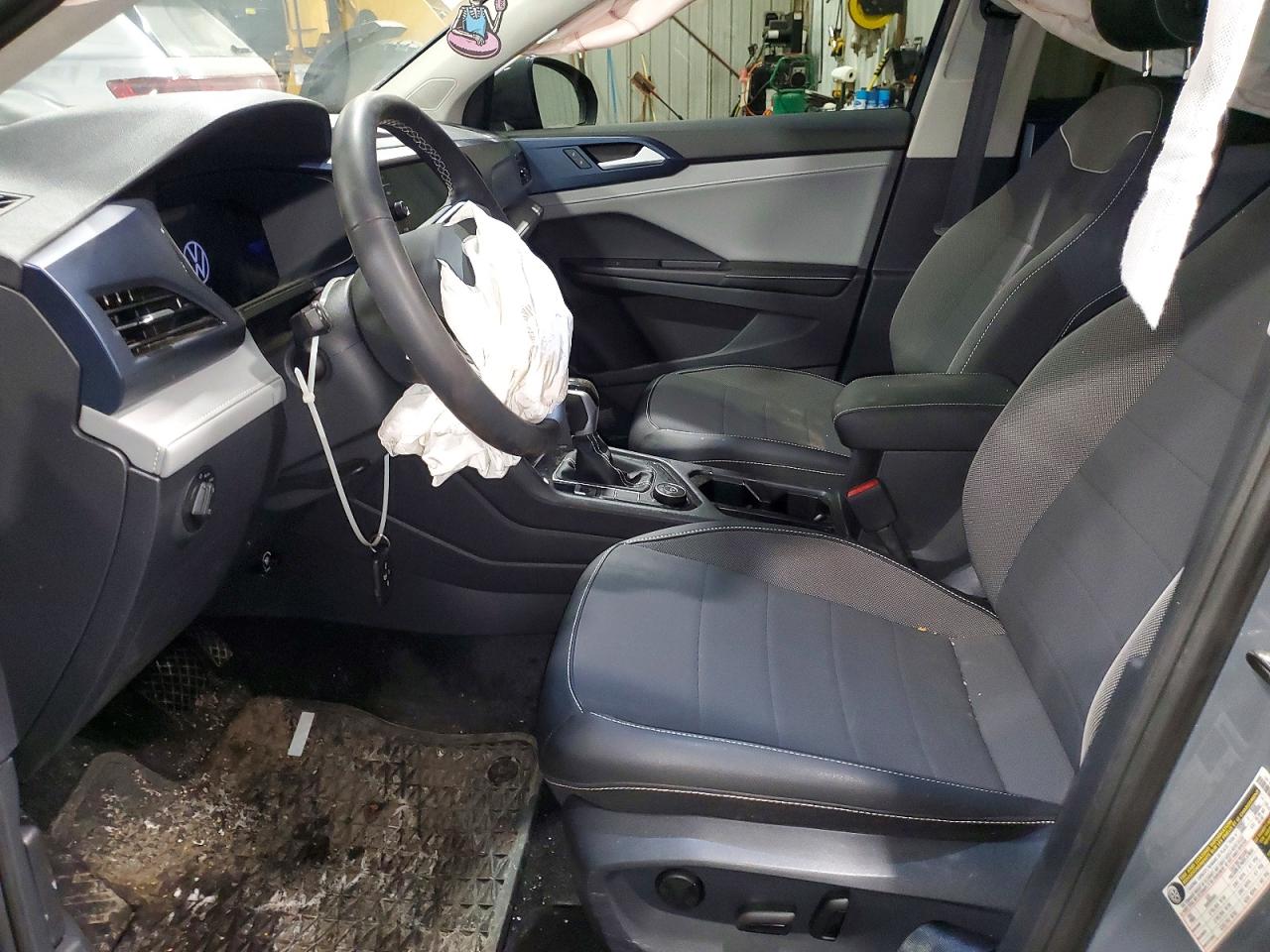 2024 VOLKSWAGEN TAOS SE photo 25