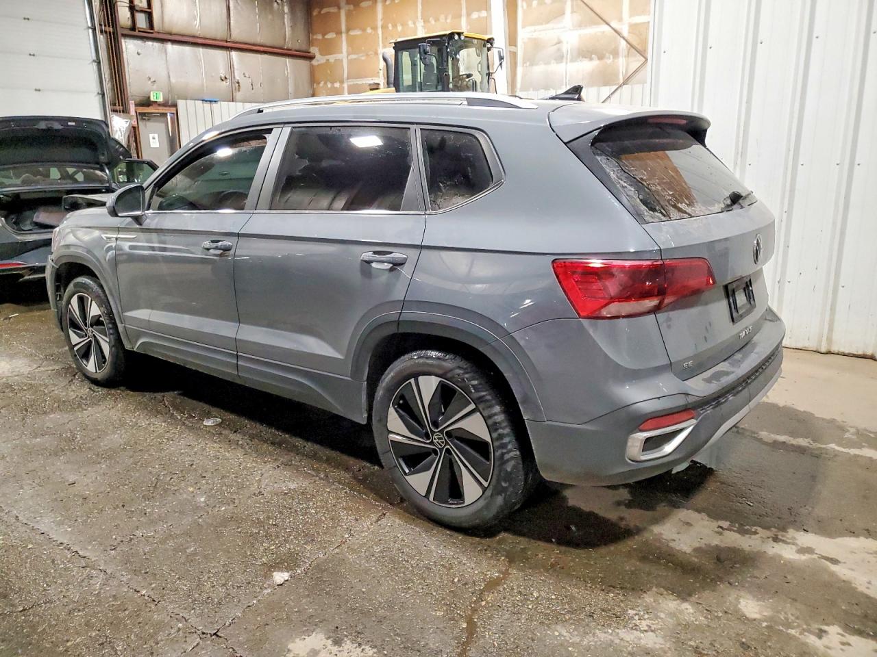 2024 VOLKSWAGEN TAOS SE photo 5