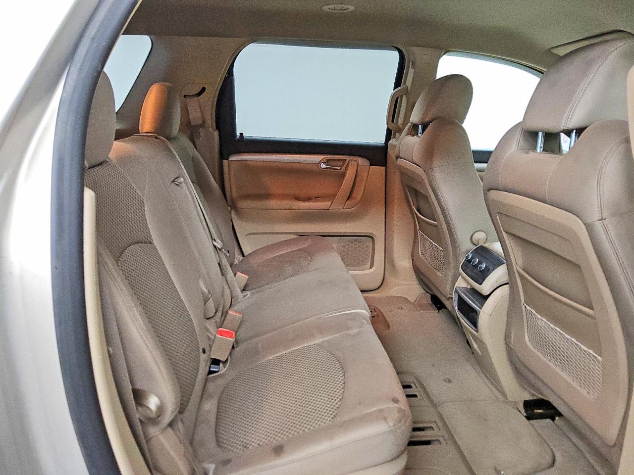 2007 SATURN OUTLOOK XE photo 11