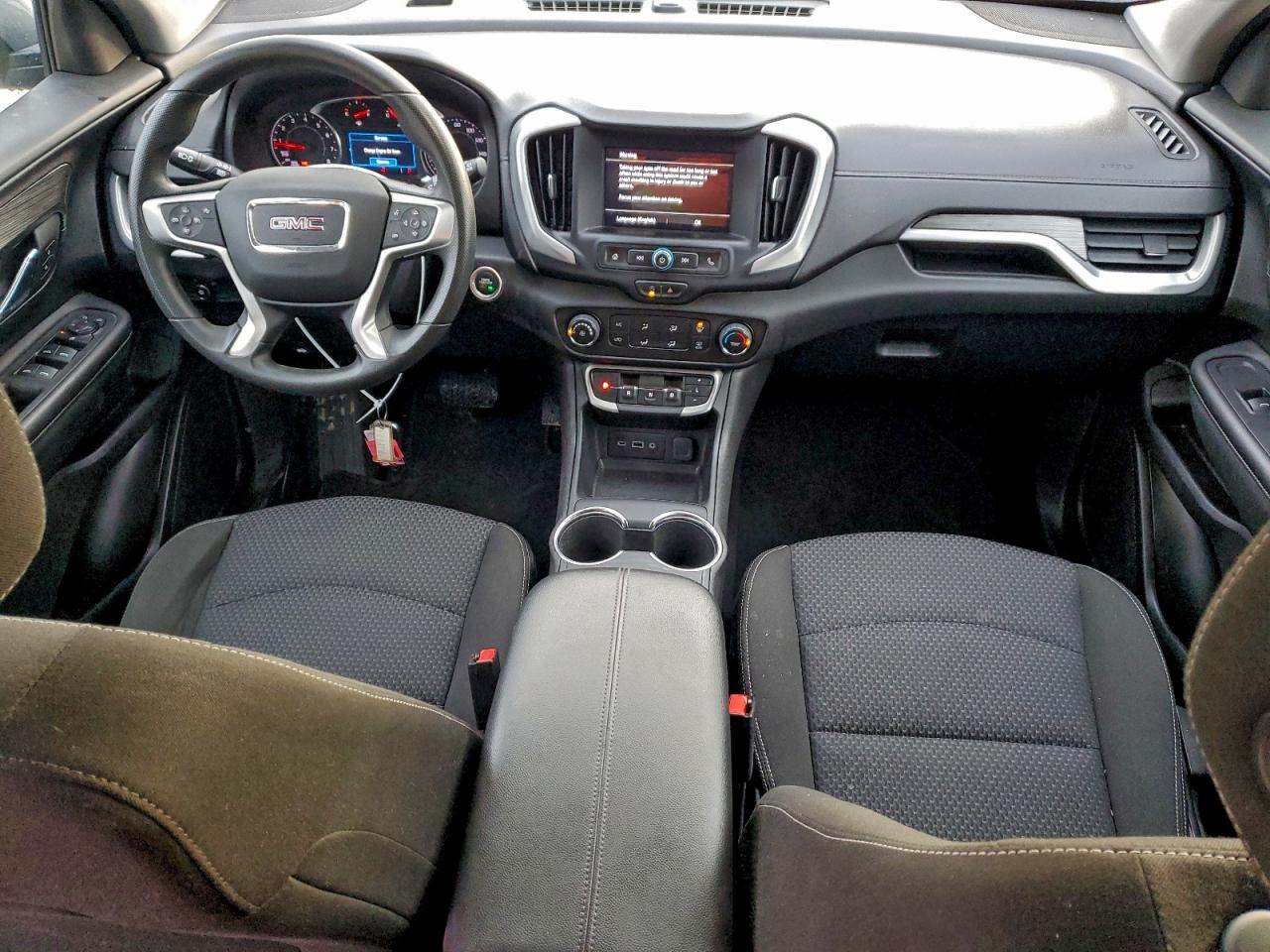 2024 GMC TERRAIN SLE photo 8
