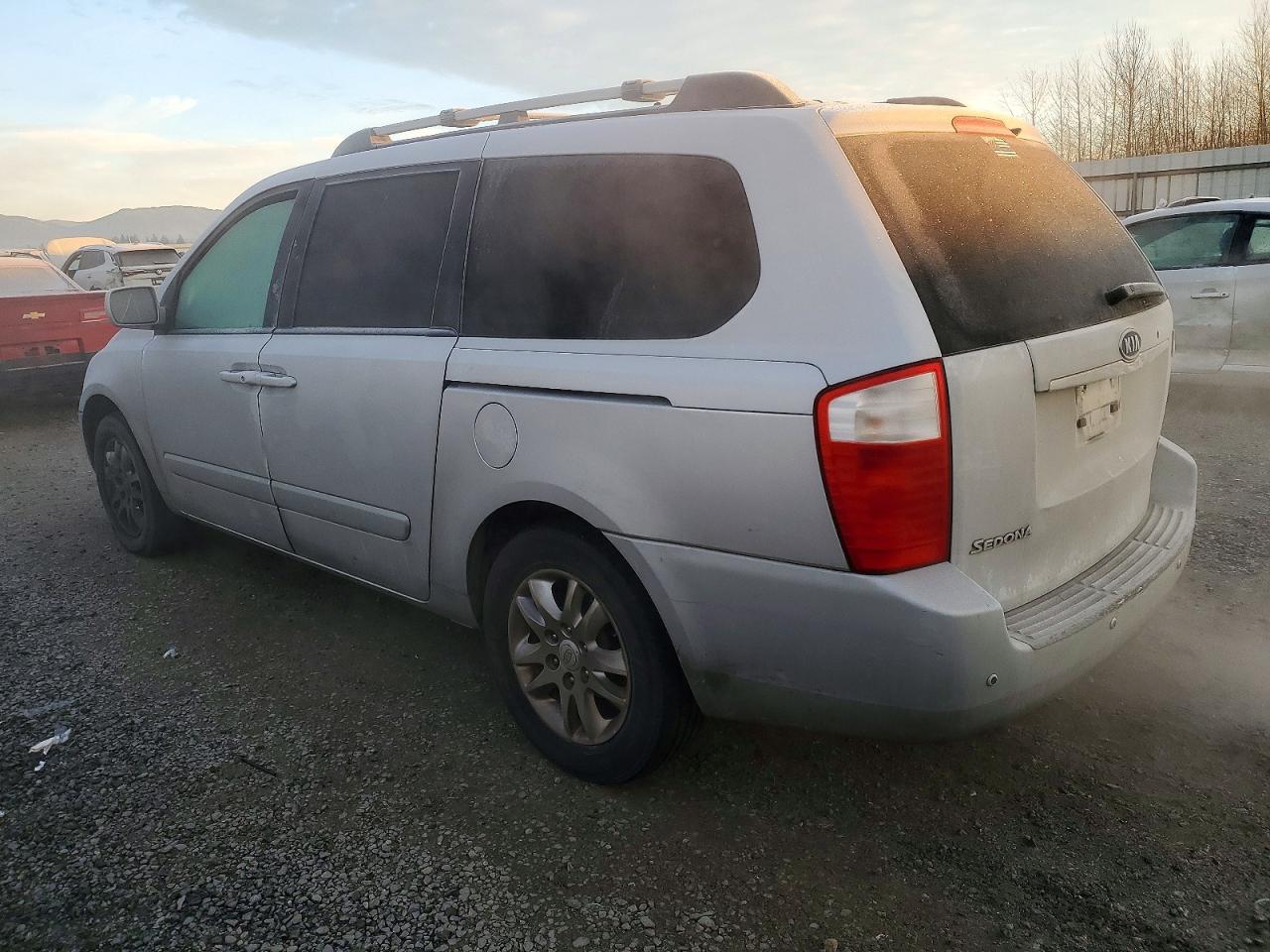 2007 KIA SEDONA BASE photo 2