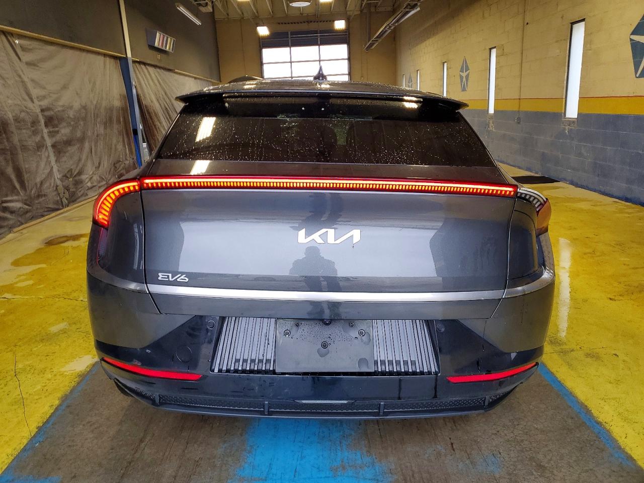 2023 KIA EV6 LIGHT photo 6
