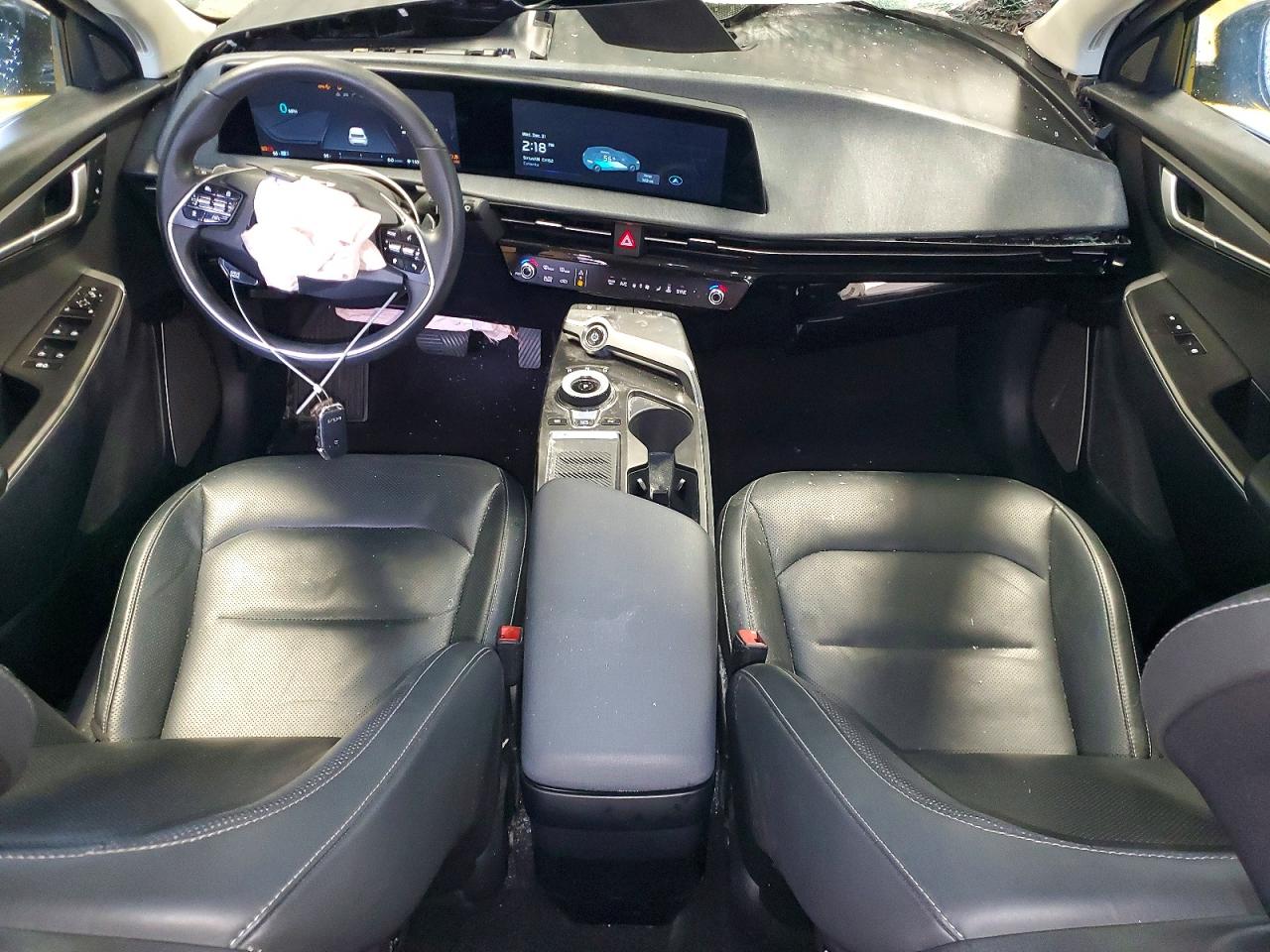 2023 KIA EV6 LIGHT photo 8