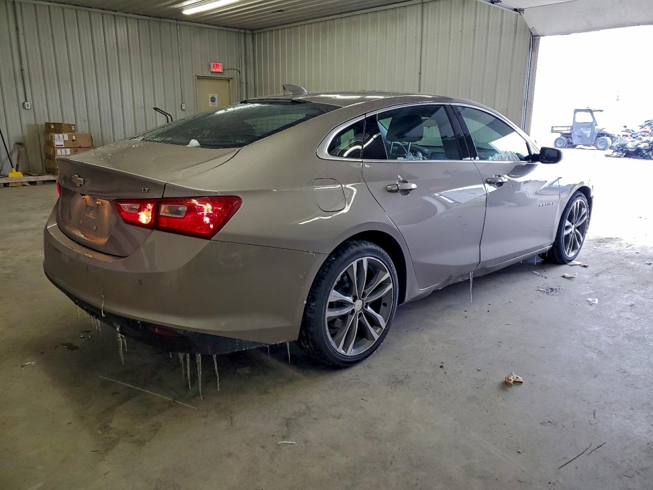 2023 CHEVROLET MALIBU LT photo 3
