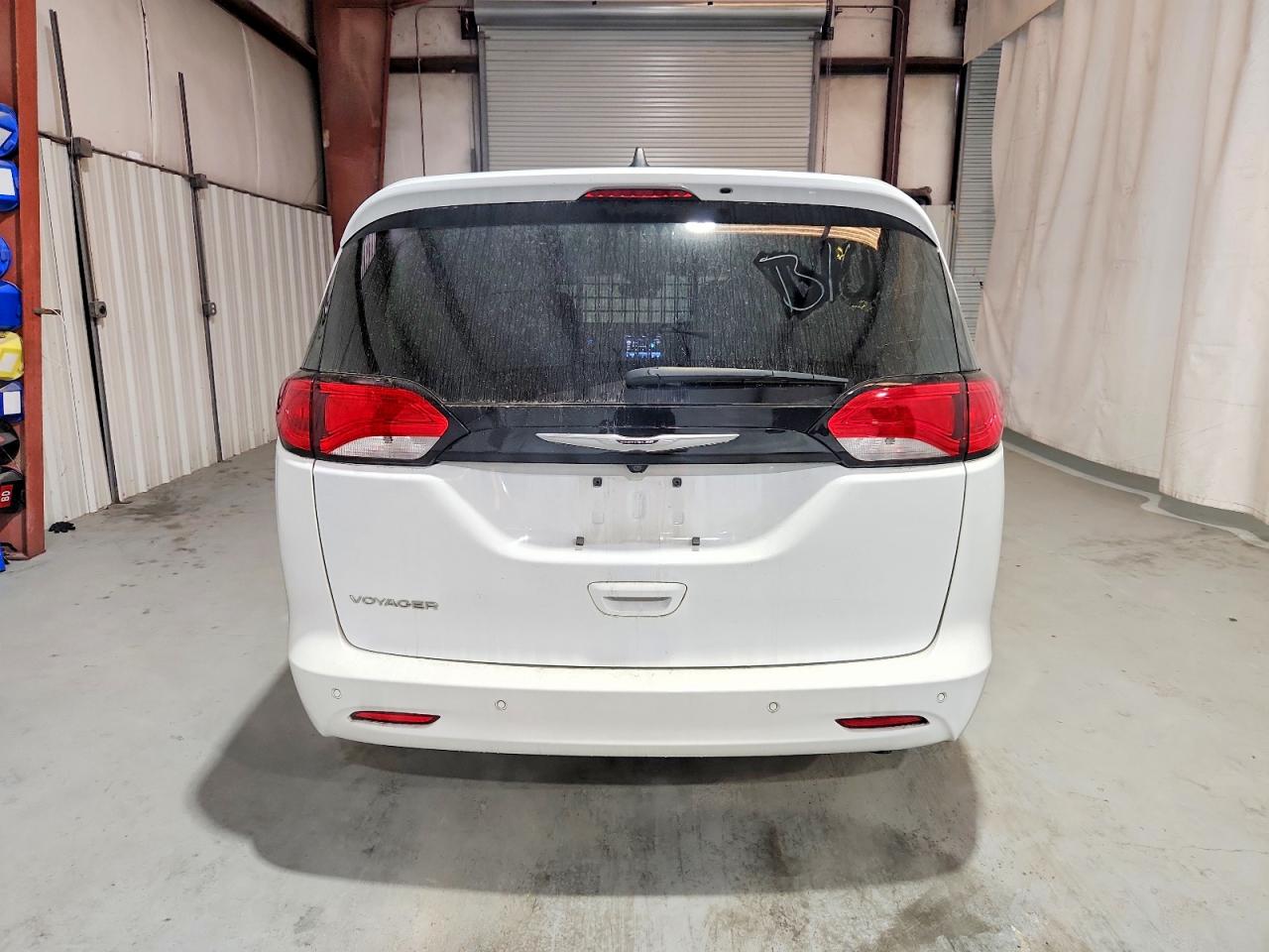 2024 CHRYSLER VOYAGER LX photo 6