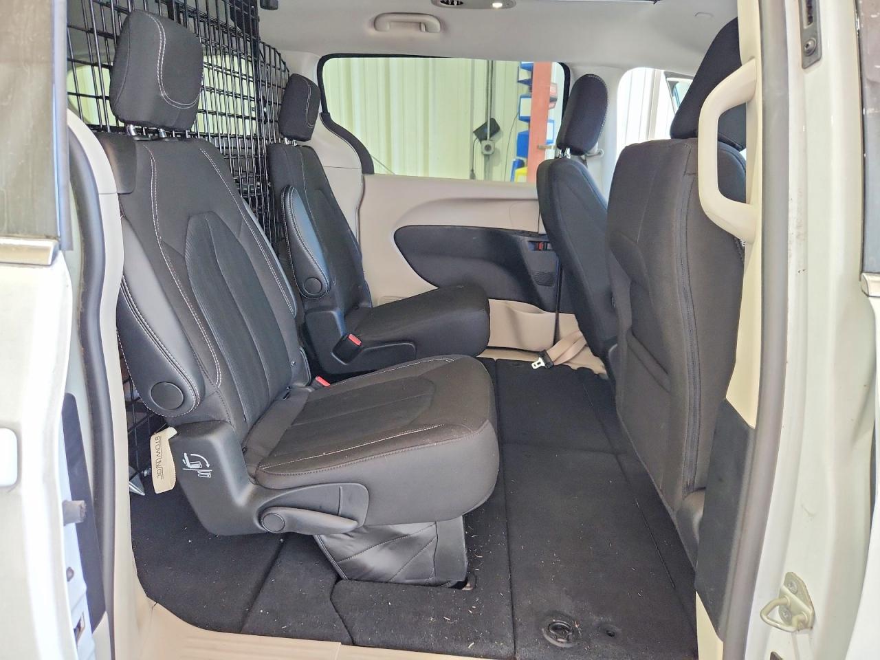 2024 CHRYSLER VOYAGER LX photo 11