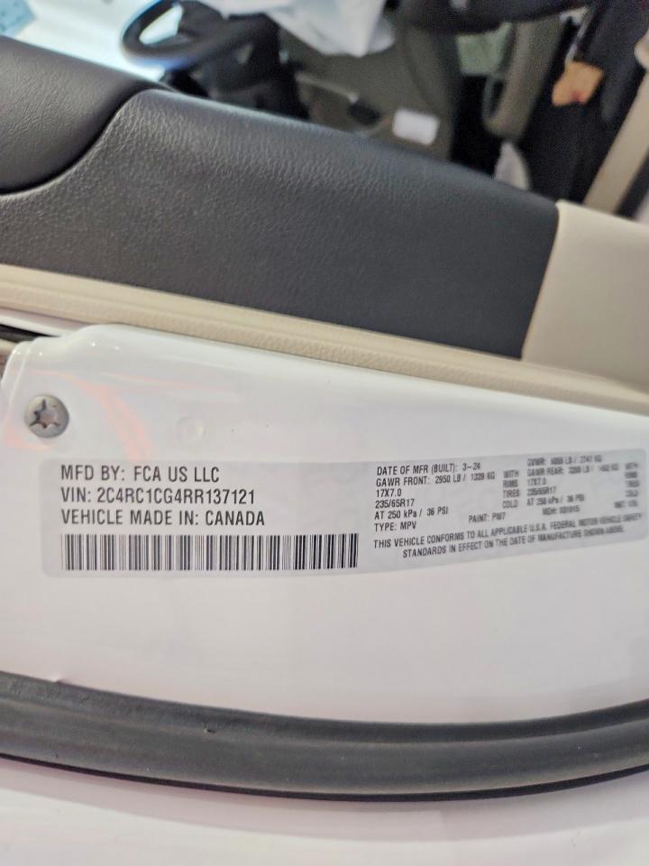 2024 CHRYSLER VOYAGER LX photo 13