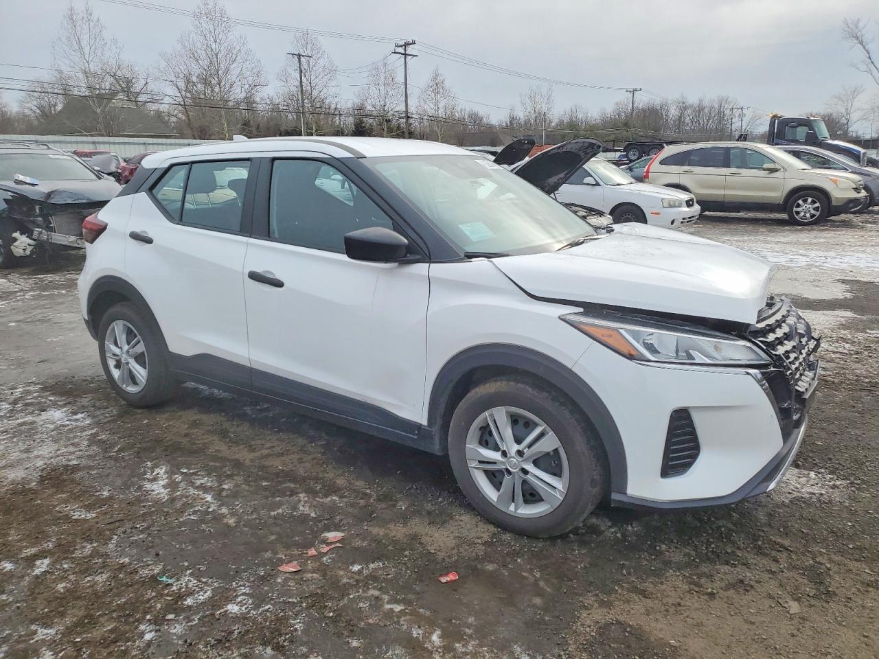 2023 NISSAN KICKS S photo 4