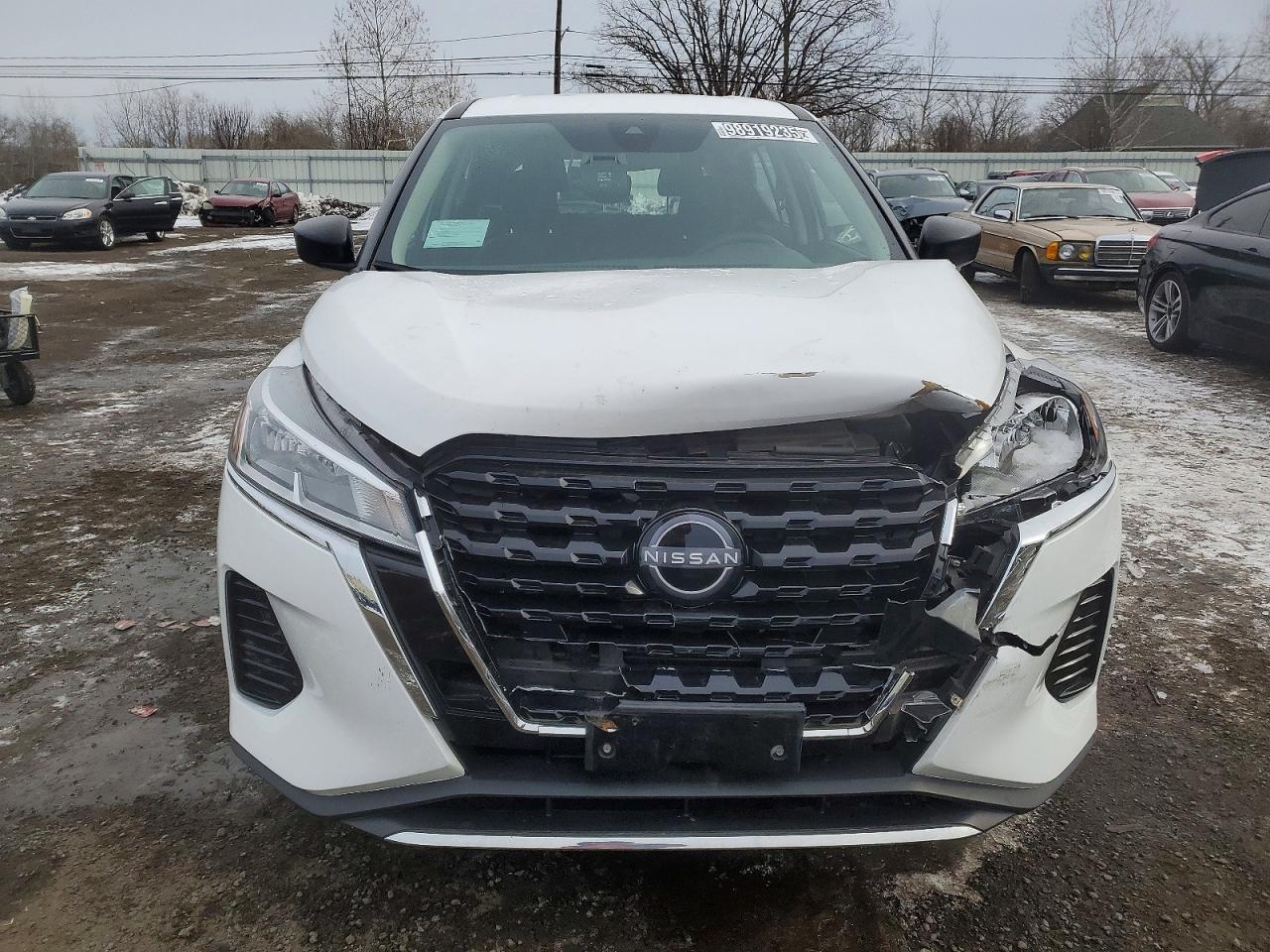 2023 NISSAN KICKS S photo 5