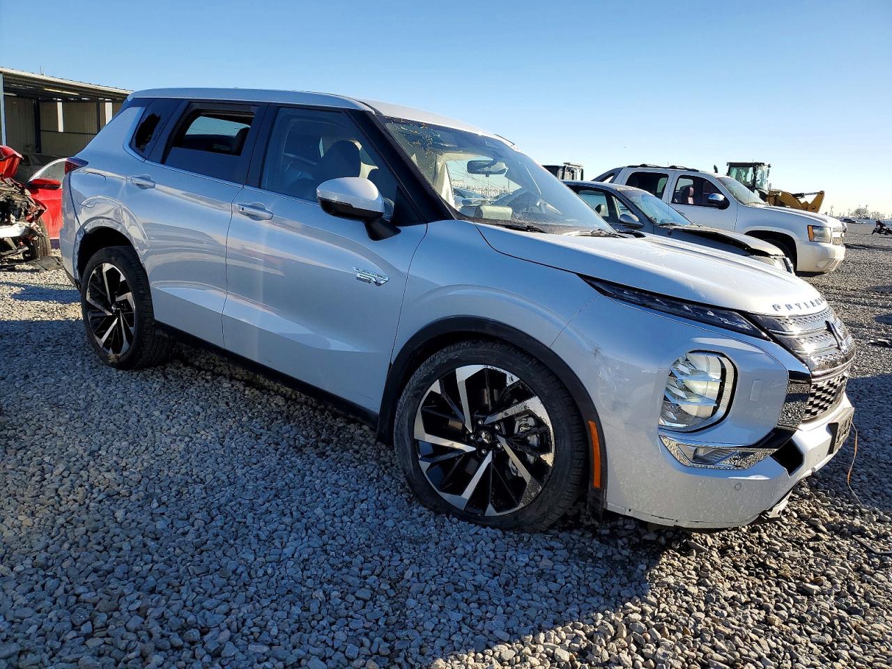 2025 MITSUBISHI OUTLANDER SE photo 4