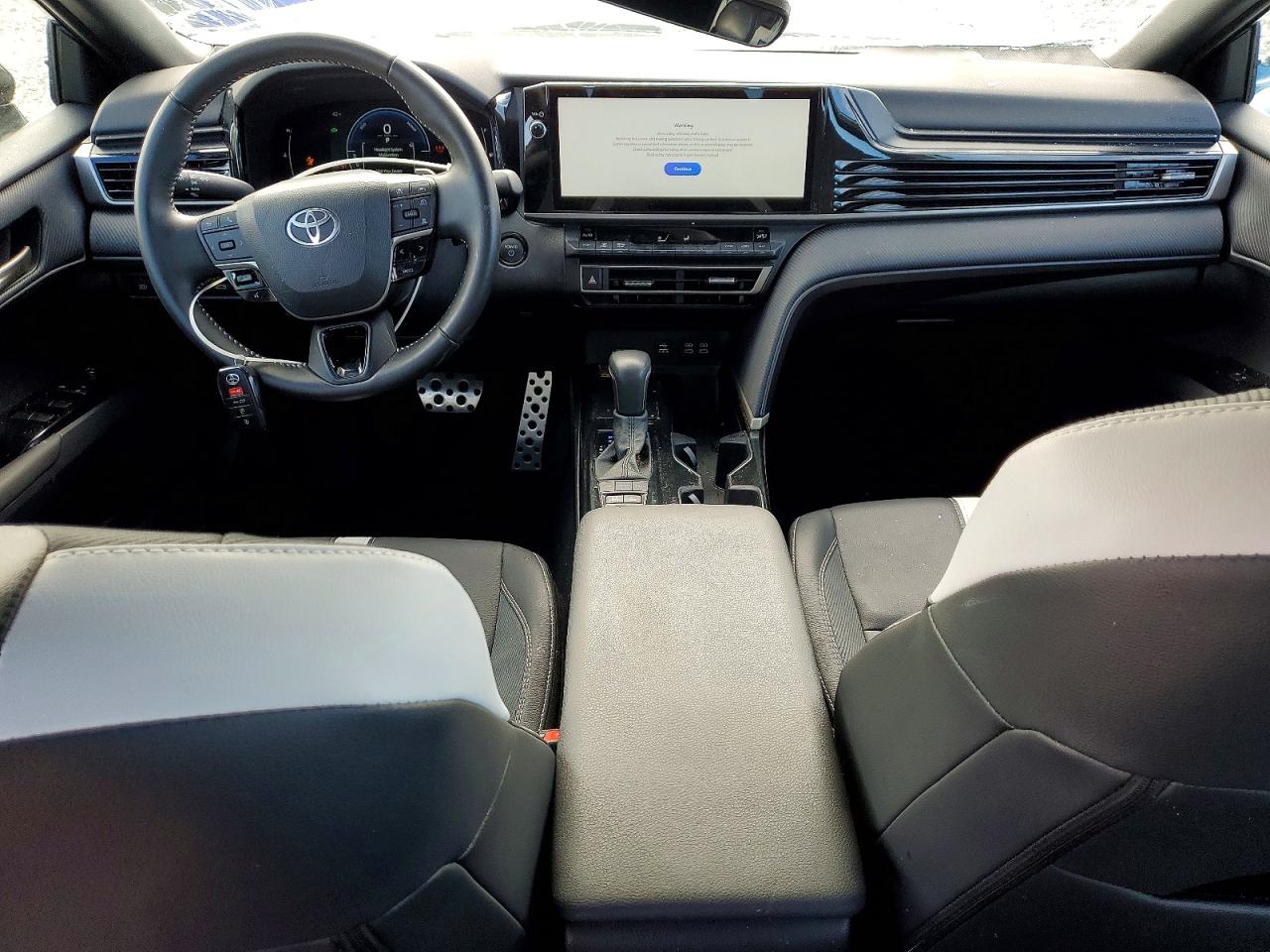 2025 TOYOTA CAMRY XSE photo 8